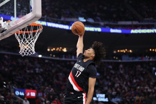 日昇配资 107-114！杨瀚森2分1板，哈登20+13助，开拓者客场不敌快船